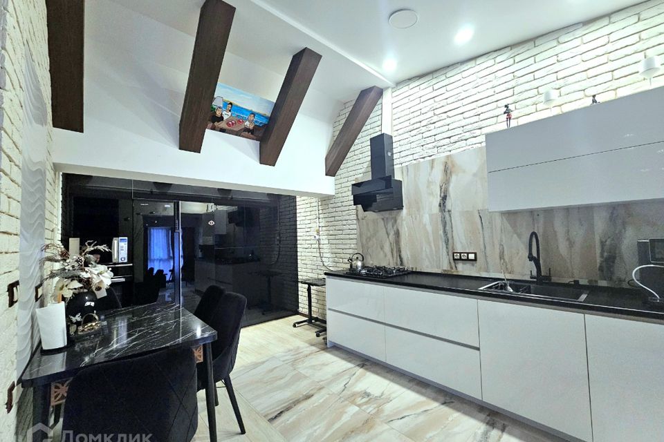 Продаётся 4-комнатная квартира, 83.3 м²