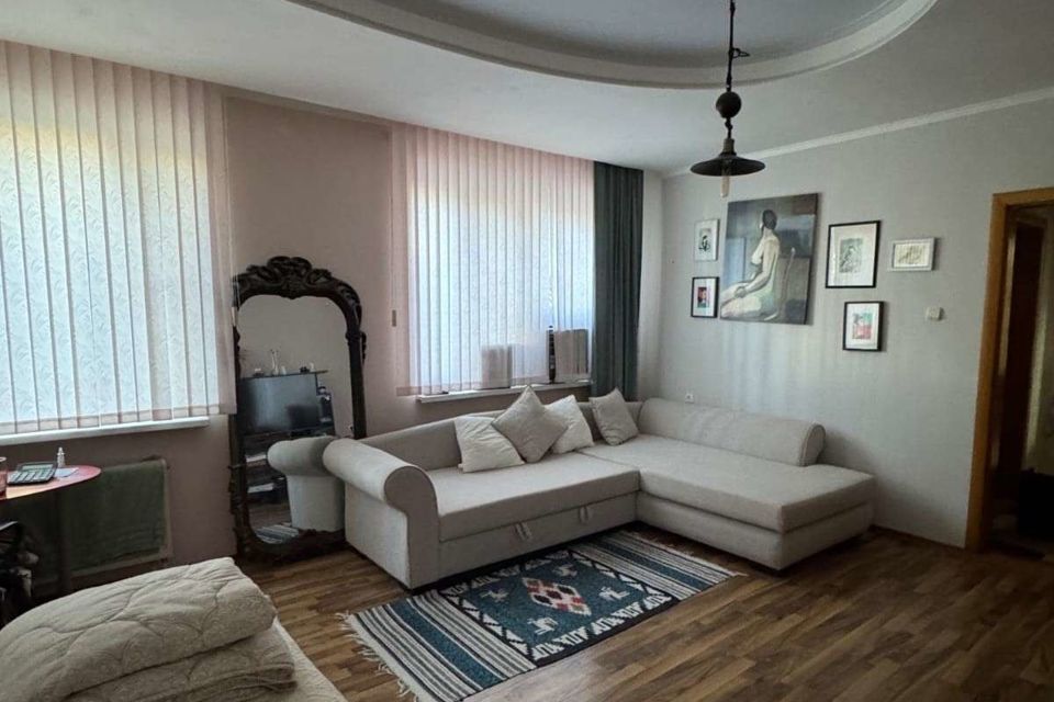 Продаётся 1-комнатная квартира, 43.2 м²