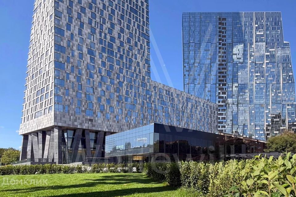Продаётся 3-комнатная квартира, 107 м²