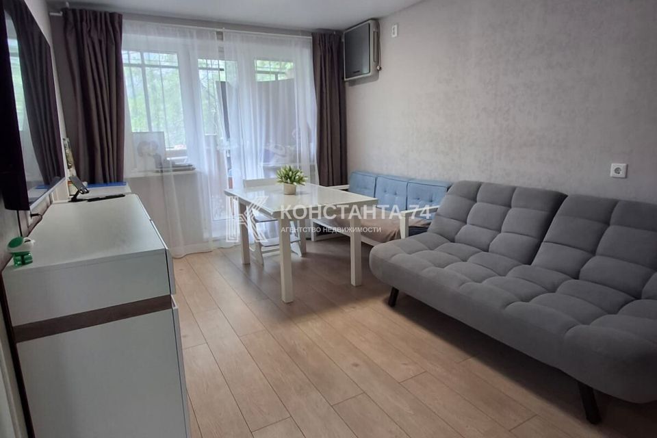 Продаётся 4-комнатная квартира, 60.9 м²
