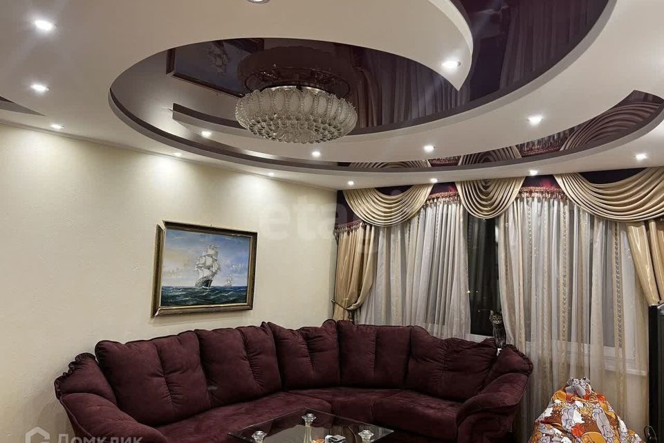 Продаётся 4-комнатная квартира, 151.7 м²