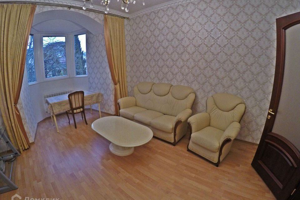 Сдаётся 2-комнатная квартира, 55 м²
