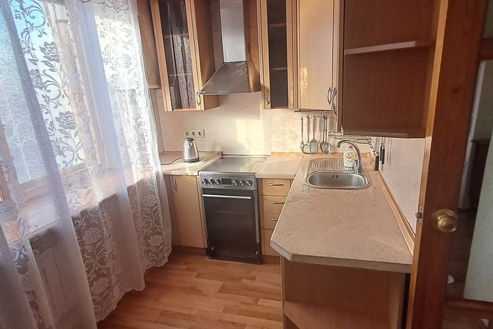 Сдаётся 3-комнатная квартира, 56.6 м²