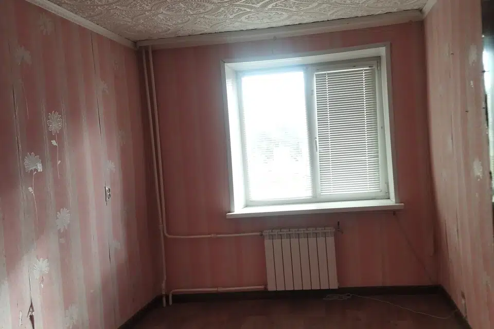 Продаётся 4 комнаты в 4-комн. квартире, 60 м²