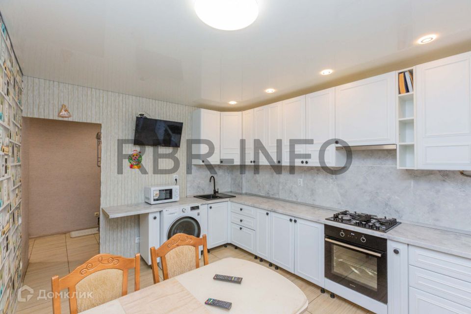 Продаётся 4-комнатная квартира, 107.8 м²