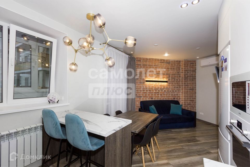 Продаётся 3-комнатная квартира, 105 м²