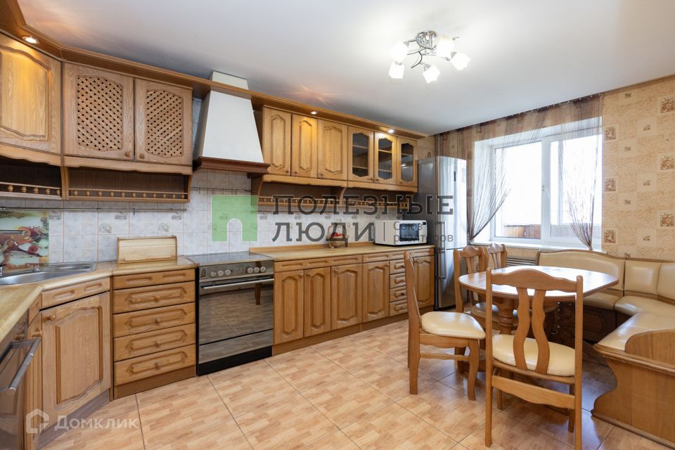 Продаётся 3-комнатная квартира, 106.1 м²