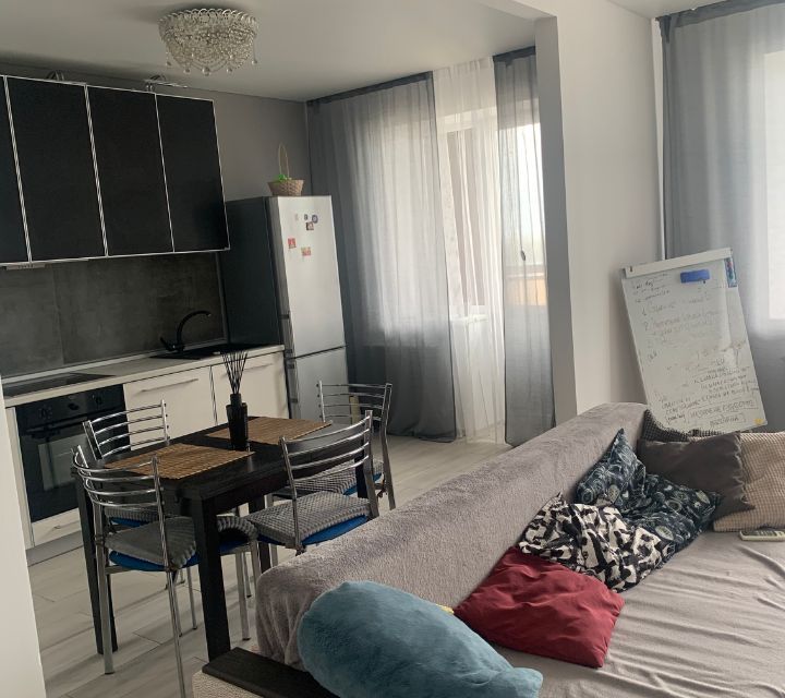 Сдаётся 2-комнатная квартира, 70 м²