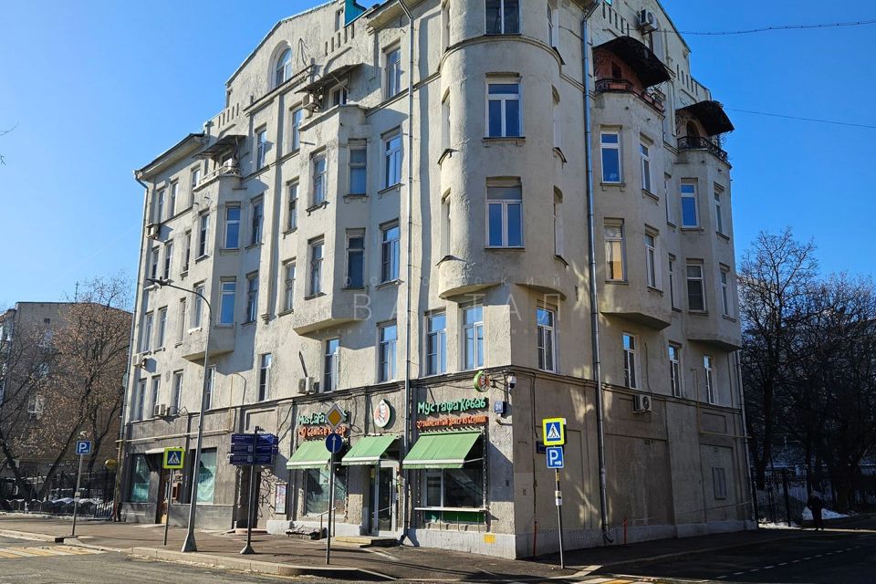 Продаётся 3-комнатная квартира, 137.9 м²