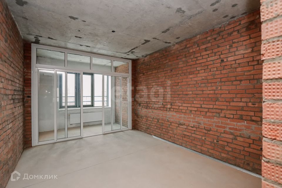 Продаётся 4-комнатная квартира, 102 м²