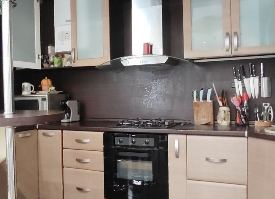 Продаётся 4-комнатная квартира, 110 м²