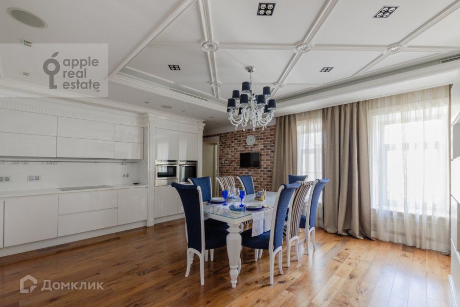 Продаётся 5-комнатная квартира, 209 м²