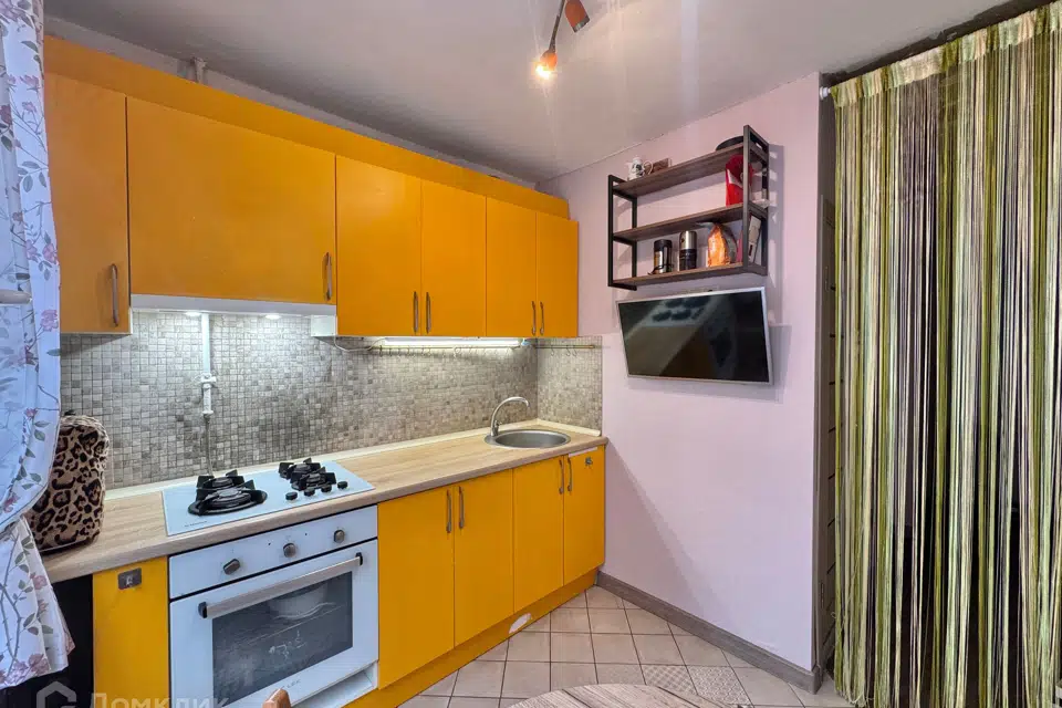 Продаётся 3-комнатная квартира, 49 м²