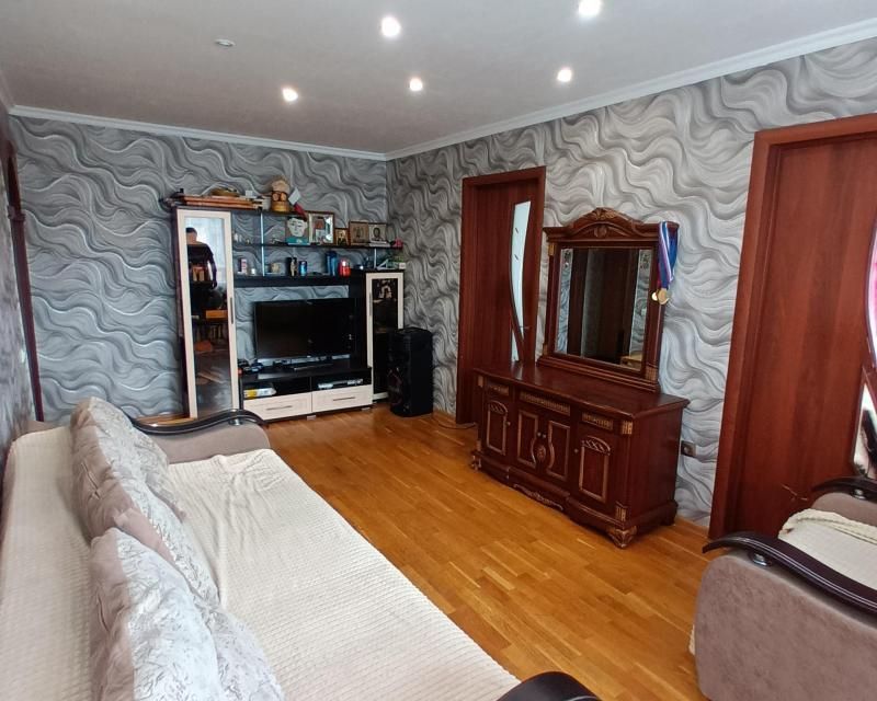 Продаётся 4-комнатная квартира, 70 м²