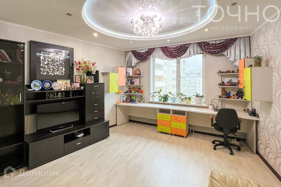 Продаётся 3-комнатная квартира, 123.2 м²