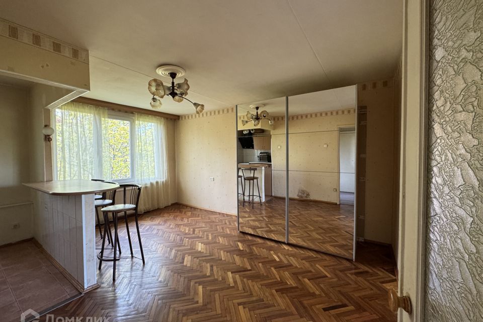 Продаётся 4-комнатная квартира, 49.1 м²