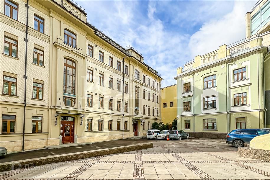 Продаётся 3-комнатная квартира, 110 м²