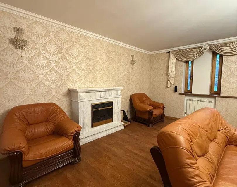 Продаётся 2-этажный дом, 350 м²