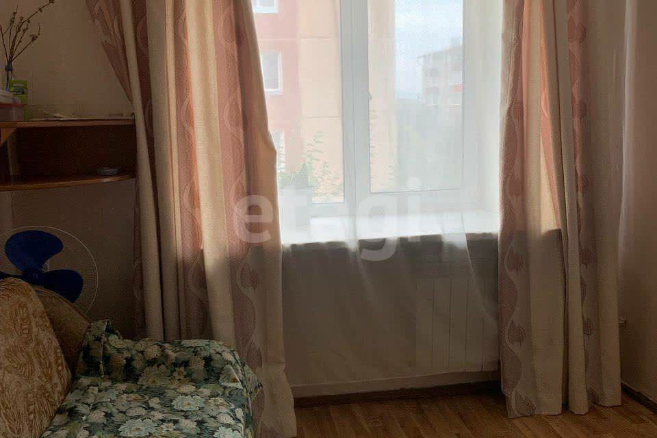 Продаётся комната в 2-комн. квартире, 14 м²