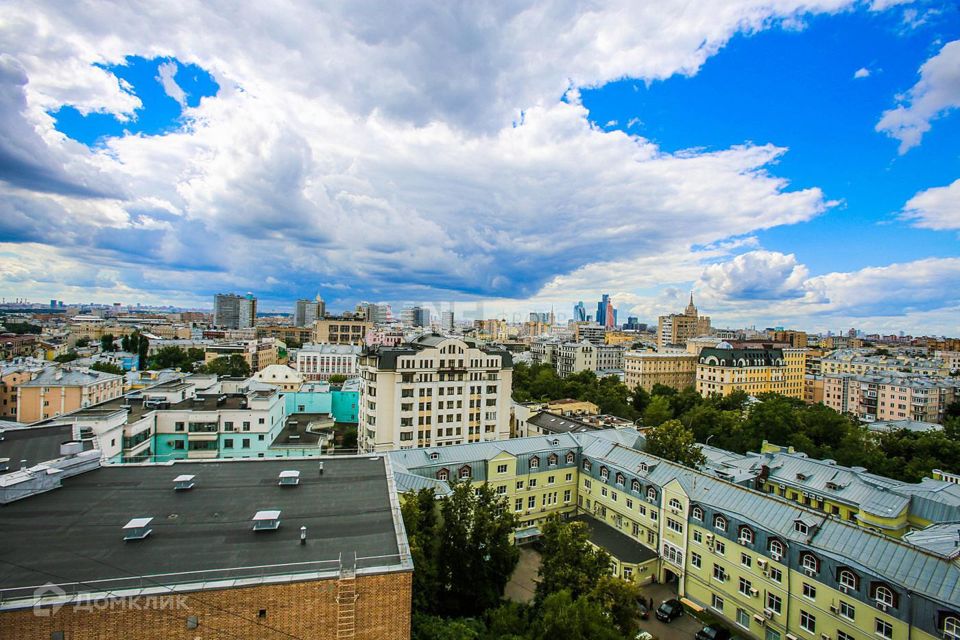 Продаётся 3-комнатная квартира, 254.1 м²