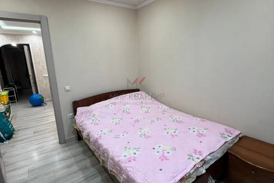 Продаётся 4-комнатная квартира, 64.4 м²