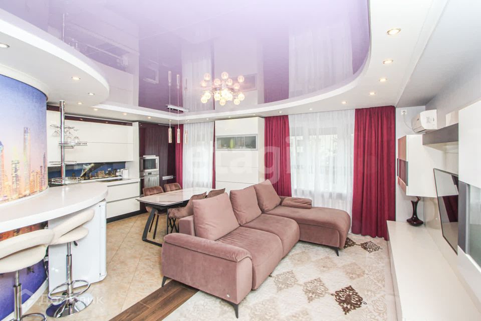 Продаётся 3-комнатная квартира, 102.5 м²