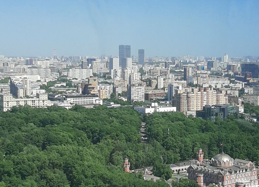 Продаётся 4-комнатная квартира, 134.4 м²