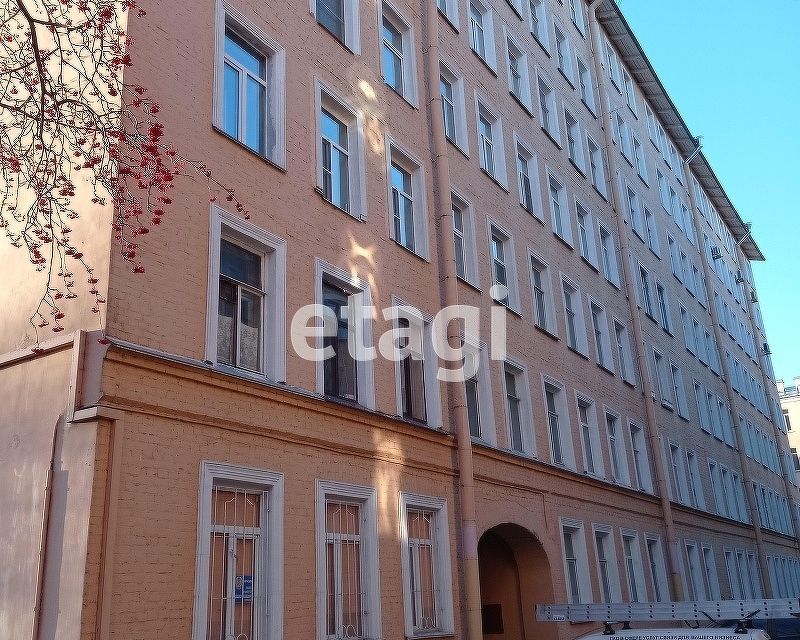 Продаётся 2-комнатная квартира, 65 м²
