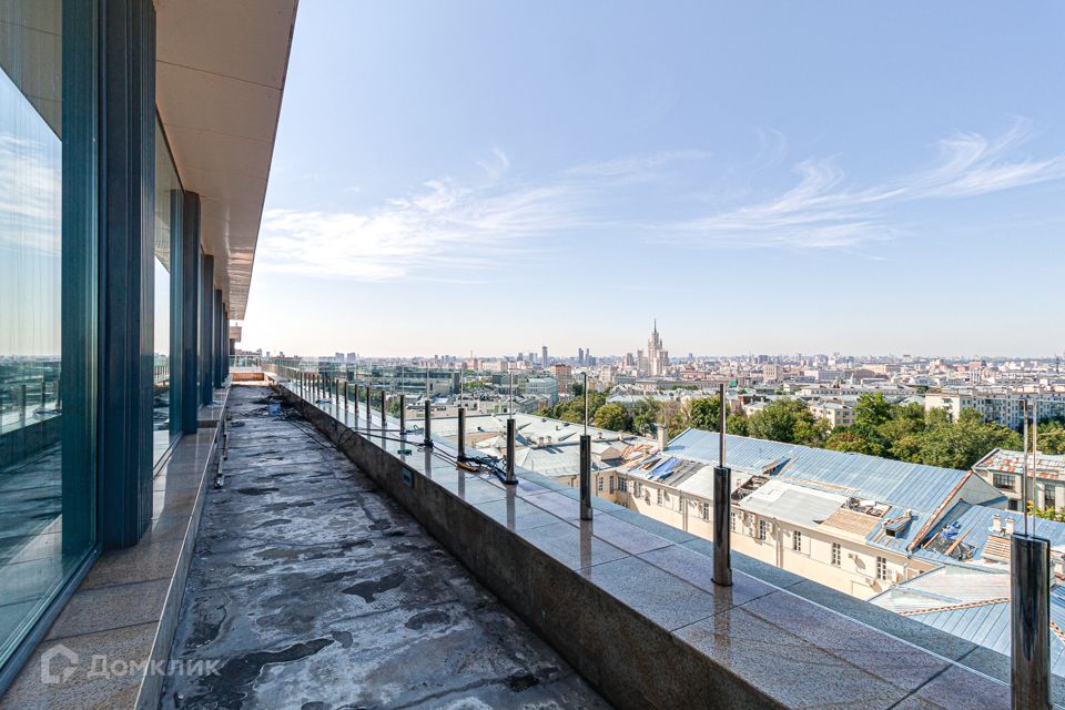 Продаётся 10-комнатная квартира, 1000 м²