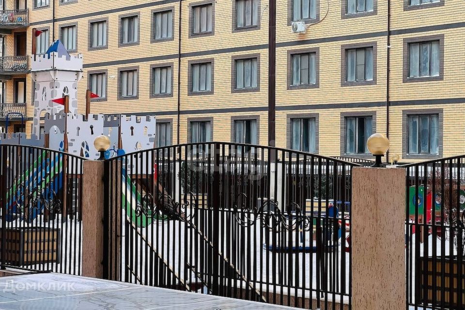 Продаётся 2-комнатная квартира, 98 м²
