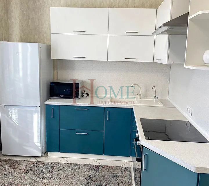 Сдаётся 1-комнатная квартира, 42 м²