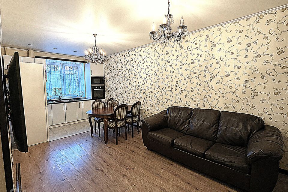 Продаётся 3-комнатная квартира, 82 м²