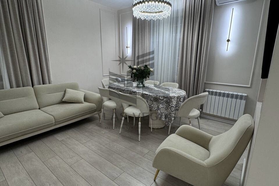 Сдаётся 4-комнатная квартира, 170 м²