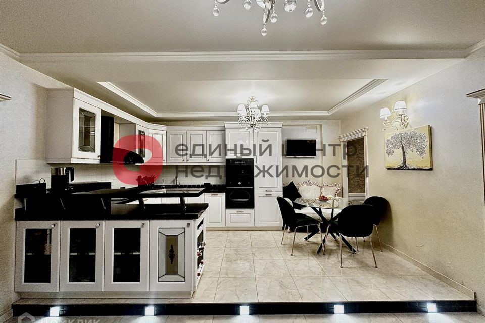 Продаётся 1-комнатная квартира, 91.3 м²