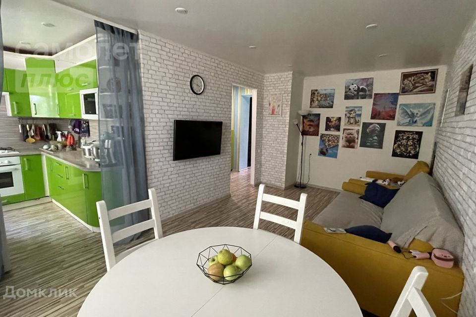 Продаётся 3-комнатная квартира, 61.4 м²