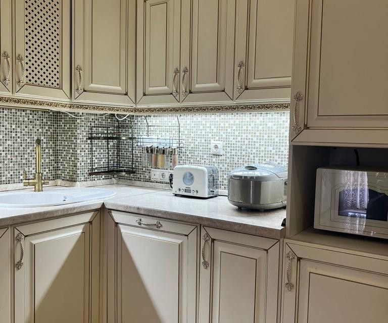 Продаётся 4-комнатная квартира, 142 м²