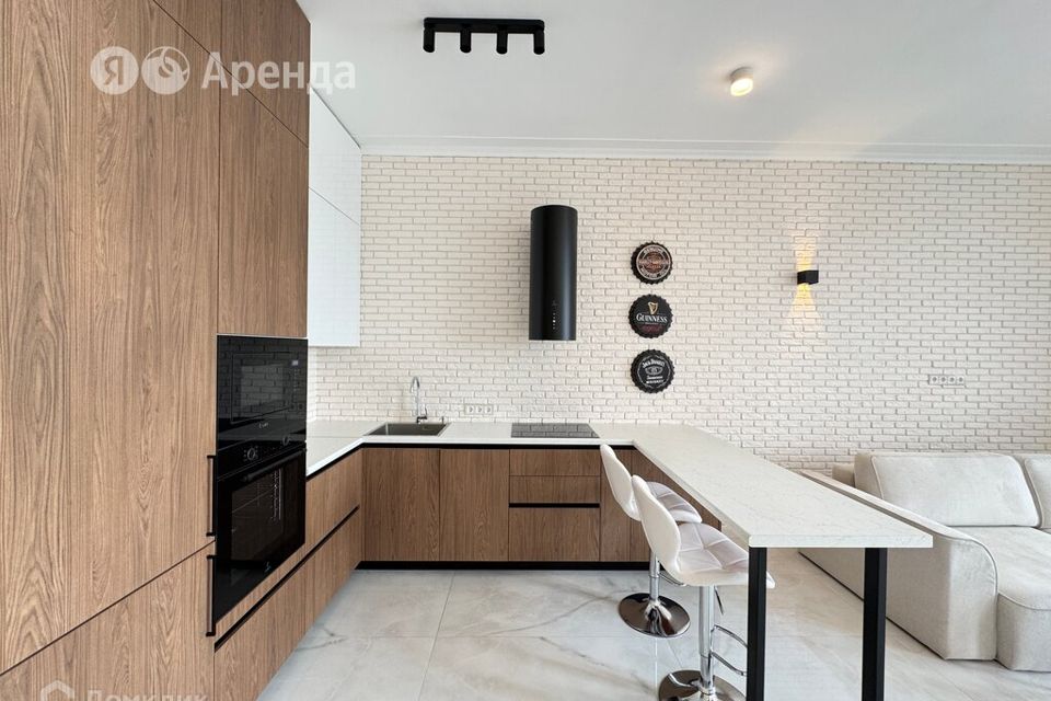 Сдаётся 2-комнатная квартира, 62.2 м²
