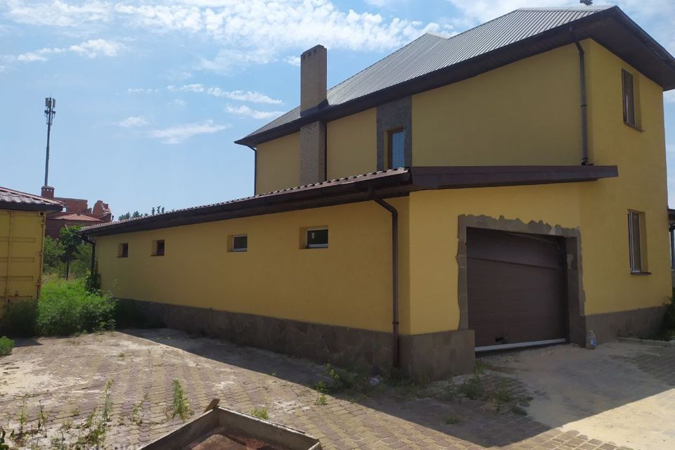 Продаётся 2-этажный дом, 240 м²