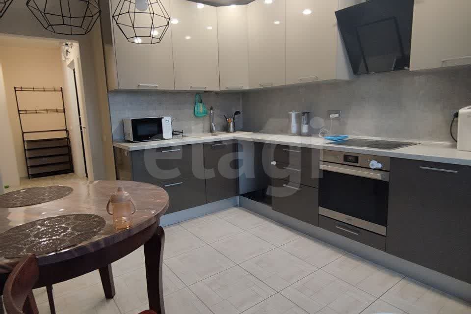 Продаётся 3-комнатная квартира, 75.8 м²