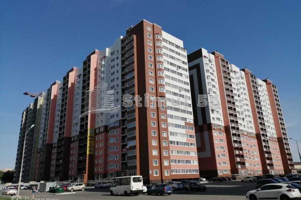 Garage ул фронтовиков 11а отзывы. Оренбург улица фронтовиков 8/2. Улица фронтовиков Оренбург. ЖК фронтовиков Оренбург. Фронтовиков 8/3 Оренбург.