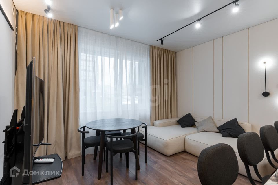Продаётся 2-комнатная квартира, 82 м²