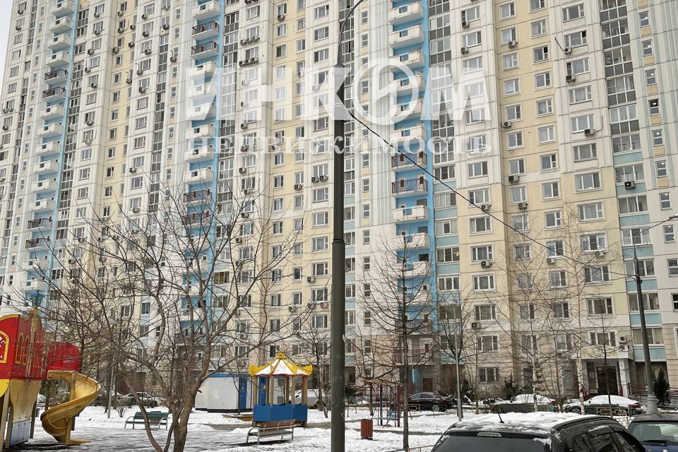 Продаётся 4-комнатная квартира, 105.5 м²