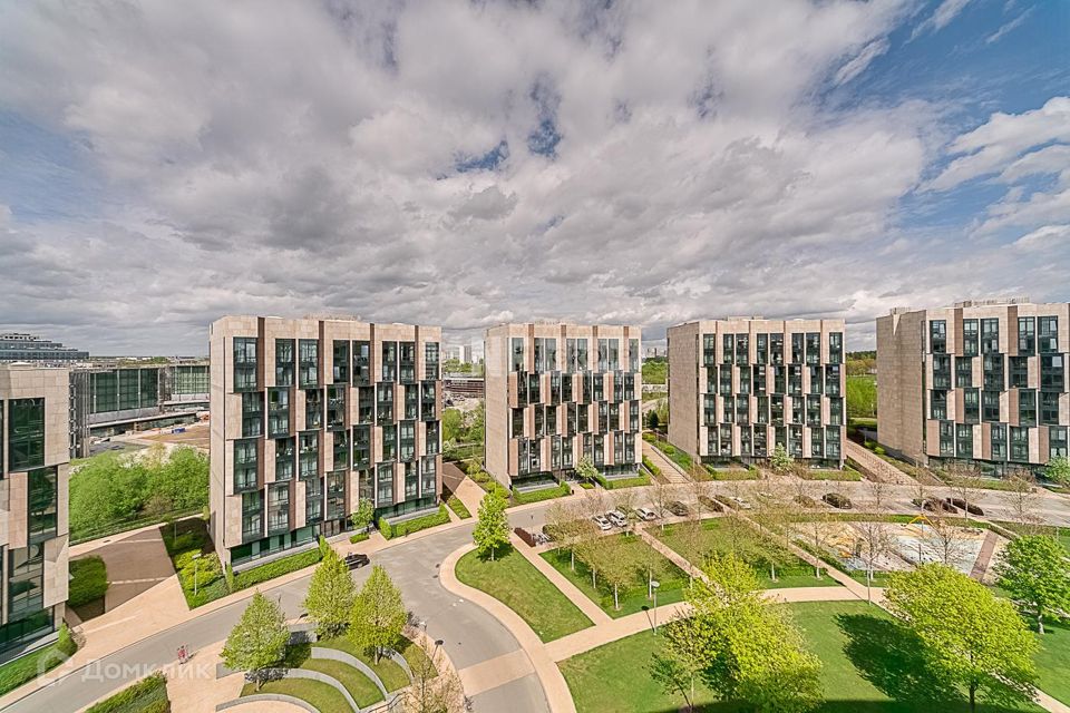 Продаётся 4-комнатная квартира, 160 м²