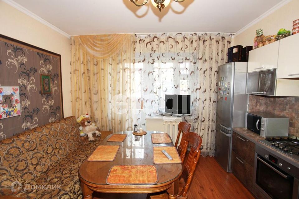 Продаётся 4-комнатная квартира, 119 м²