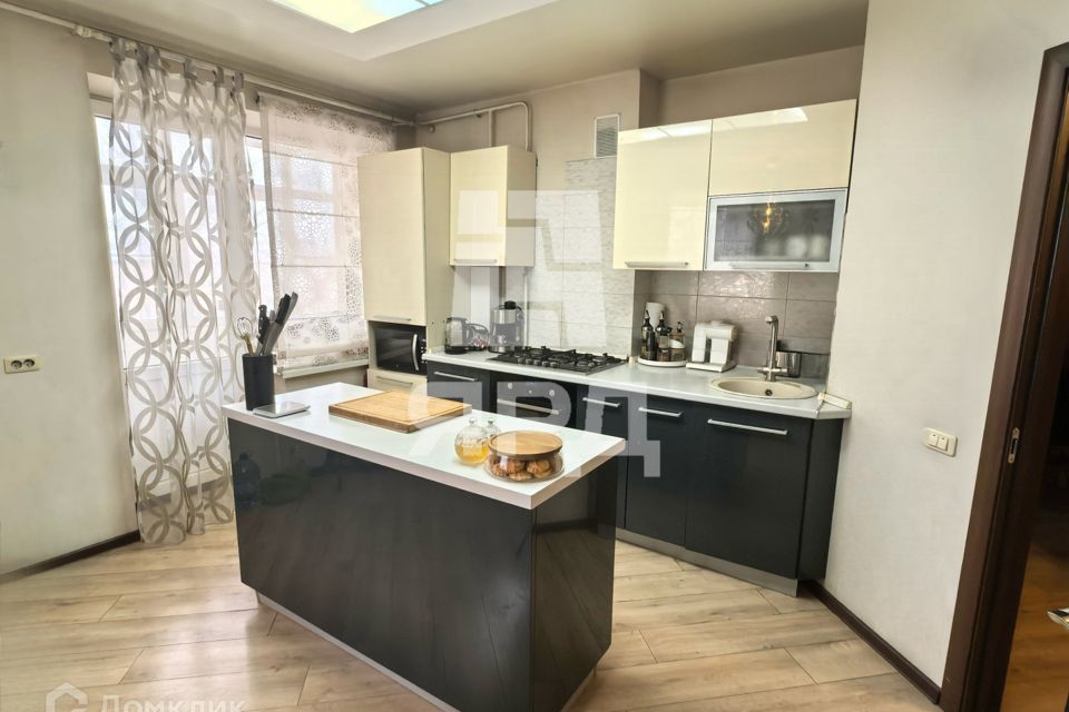 Продаётся 2-комнатная квартира, 78.1 м²