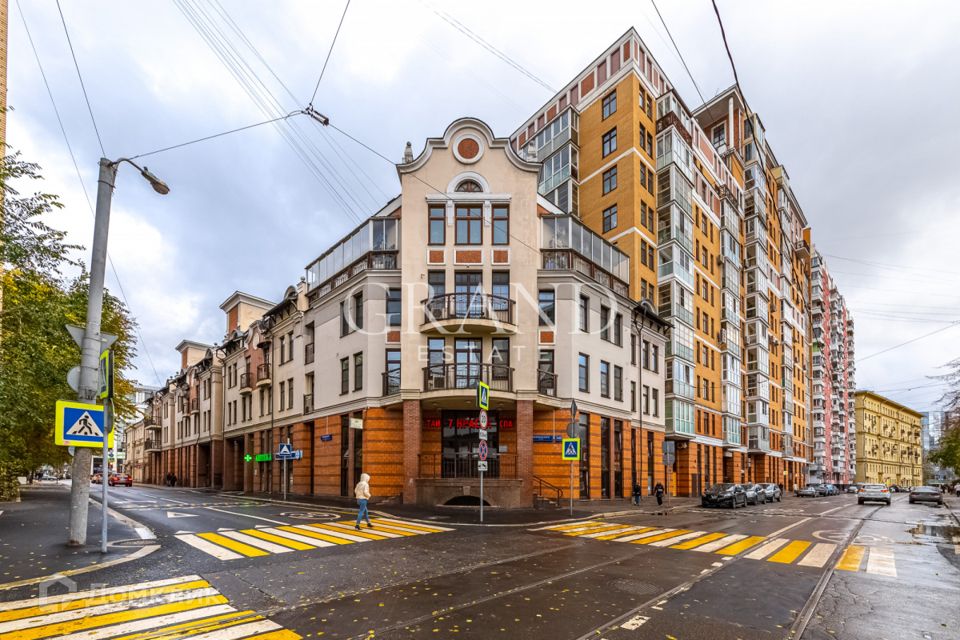 Продаётся 4-комнатная квартира, 125 м²