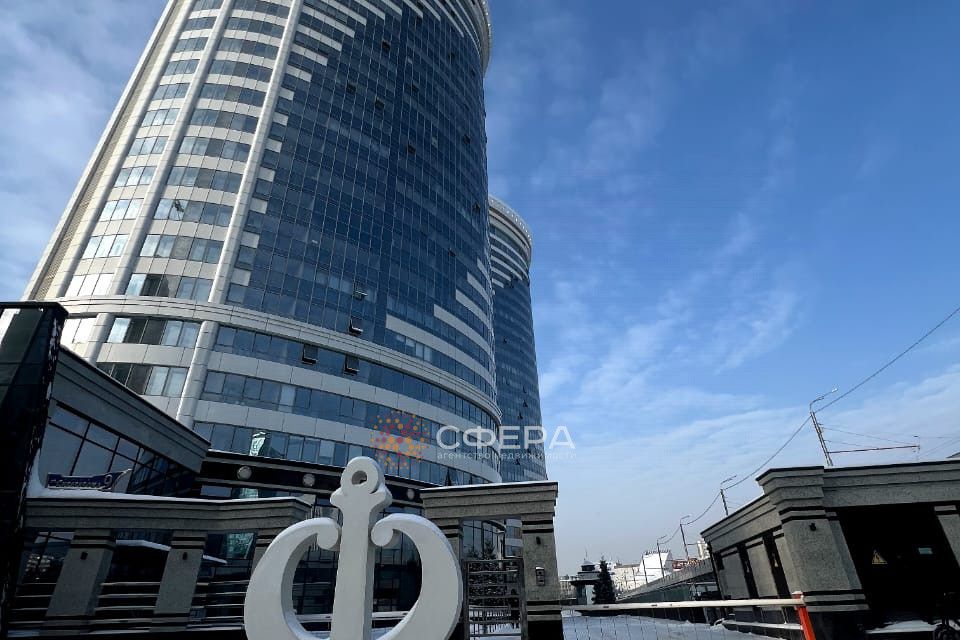 Продаётся 1-комнатная квартира, 49 м²