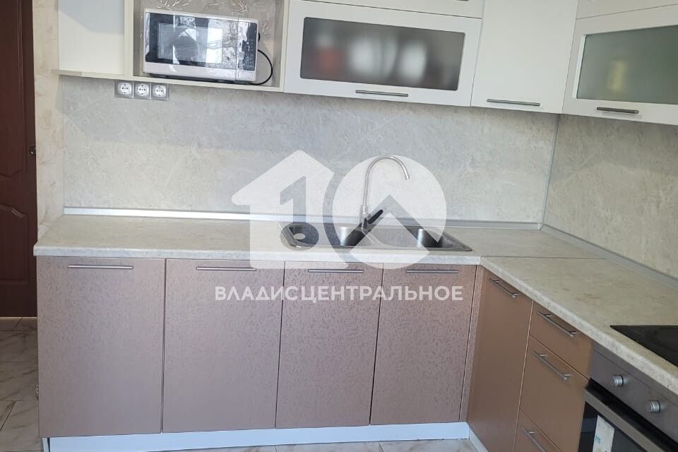 Продаётся 3-комнатная квартира, 100.9 м²