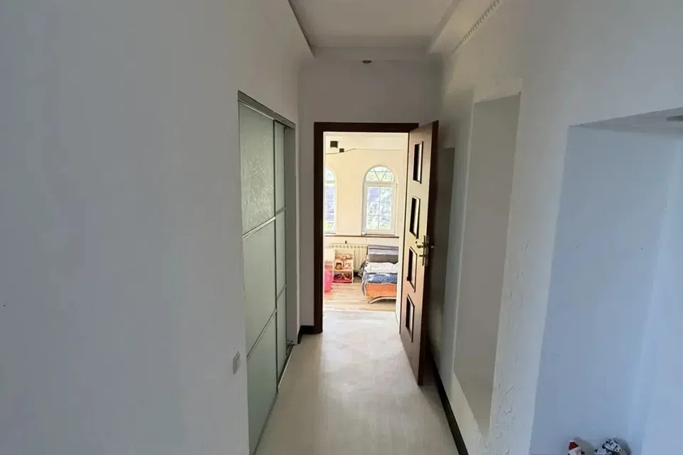 Продаётся 3-этажный дом, 164 м²