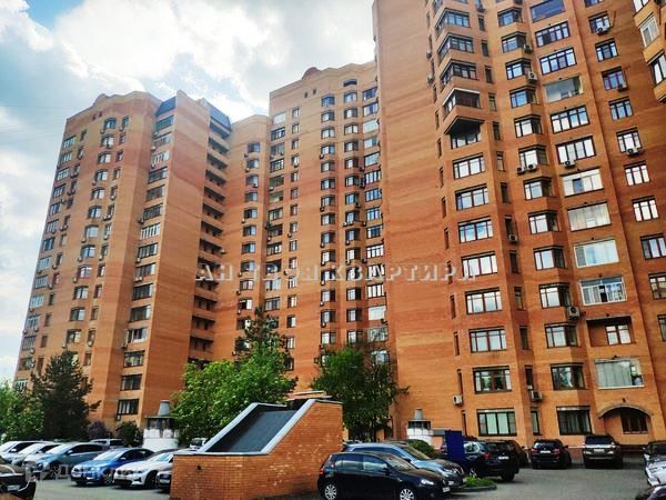 Продаётся 4-комнатная квартира, 166 м²